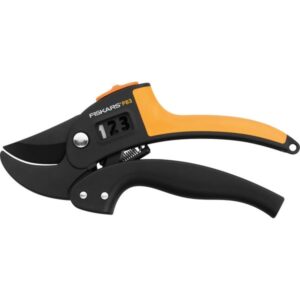 Fiskars PowerStep Gartenschere, Amboss P83 (schwarz/orange)